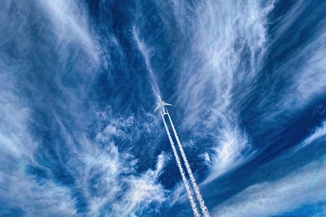 きれいな空と飛行機